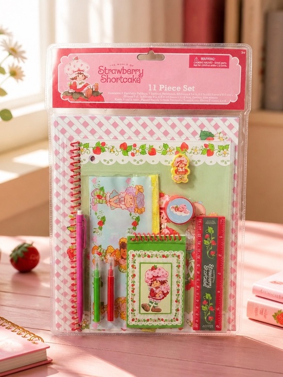 Strawberry Shortcake Other - Strawberry Shortcake 11 Piece Stationery Set Notebook Pens 🍓